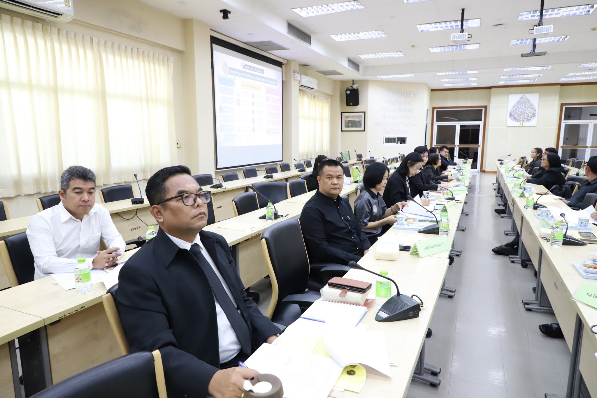 title -  เข้าร่วมประชุมส่วนราชการในสังกัดกระทรวงเกษตรและสหกรณ์จังหวัดปทุมธานี โดยมี นายเอกวิทย์ มีเพียร ผู้ว่าราชการจังหวัดปทุมธานี เป็นประธาน พร้อมด้วยหัวหน้าส่วนราชการระดับจังหวัดและเจ้าหน้าที่ผู้เกี่ยวข้องในสังกัดกระทรวงเกษตรและสหกรณ์ 